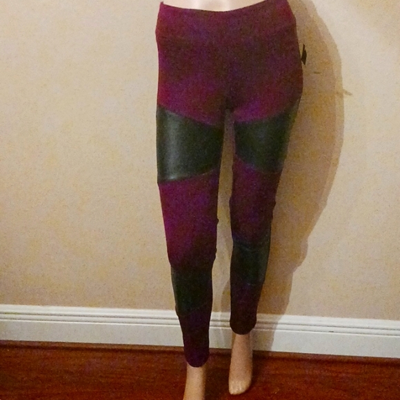 NWT Dazz Burgundy Leggings With Faux Leather Panel - Picture 3 of 9